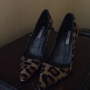 Leopard Charles David pumps